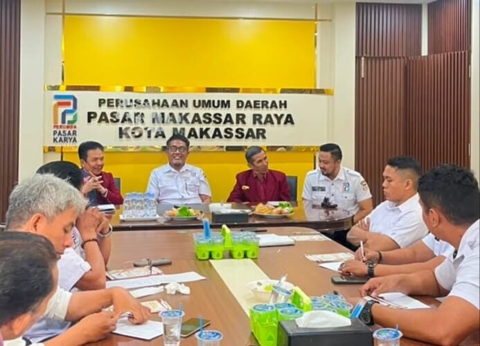 Perumda Pasar Makassar Hadirkan Beasiswa Kuliah untuk Anak Pedagang di Tujuh Pasar Tradisional