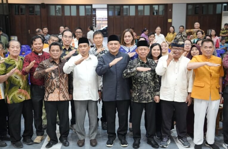Resmi dikukuhkan, Wali Kota Makassar Munafri Dorong FKLA Hadirkan Aksi Kemanusiaan Tanpa Sekat Agama