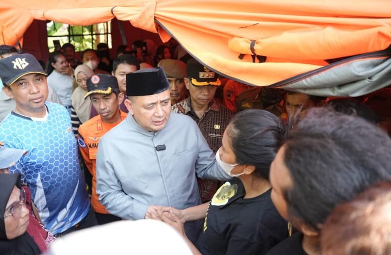 Wali Kota dan Ketua TP PKK Kota Makassar Tinjau Kebakaran Tallo Pastikan Bantuan dan Pemulihan Warga Berjalan